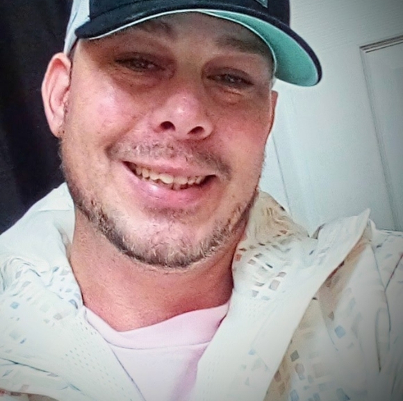 Meet your Posher, Chris - Picture 4 of 4